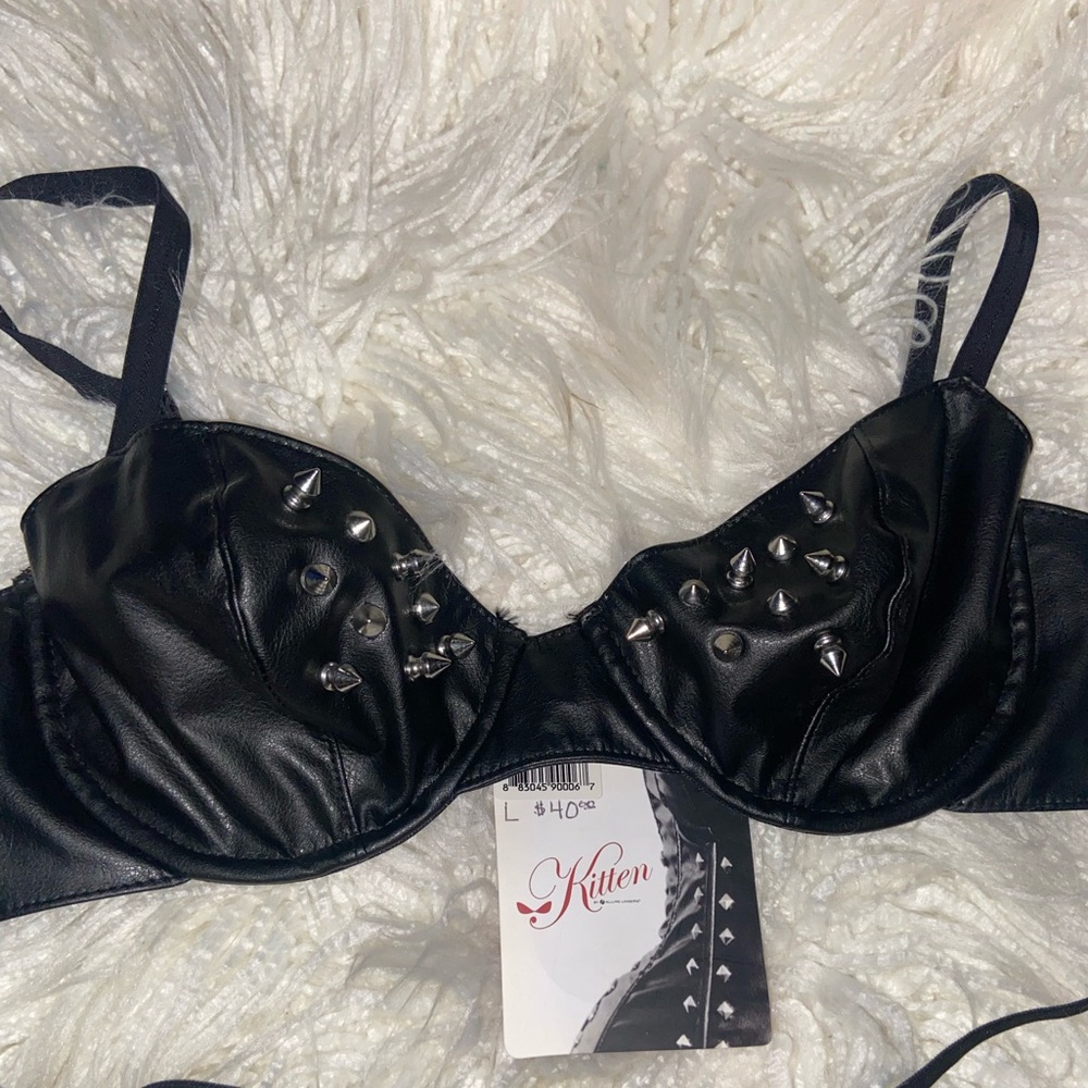 Sleek Black Underwire Bra with Satin Finish